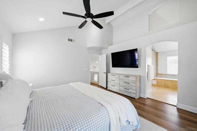 12135 Via San Loreno, San Diego CA: https://media.crmls.org/mediaz/a16c3026-9e48-446d-a27a-b8ef5ab1a66b.jpg