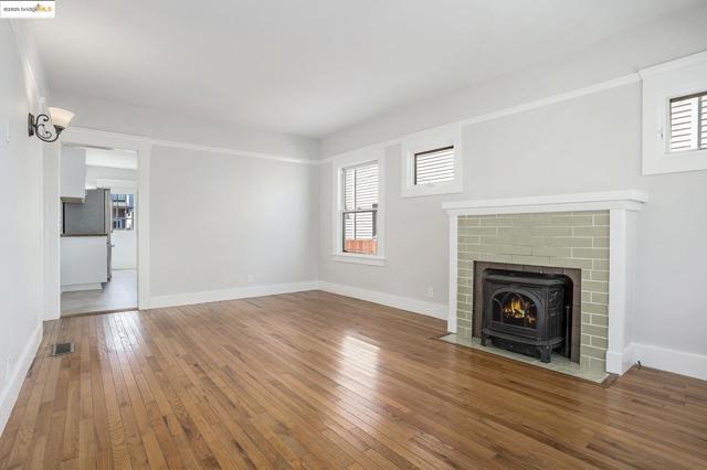 Image 6 of 28 For 1252 Russell St