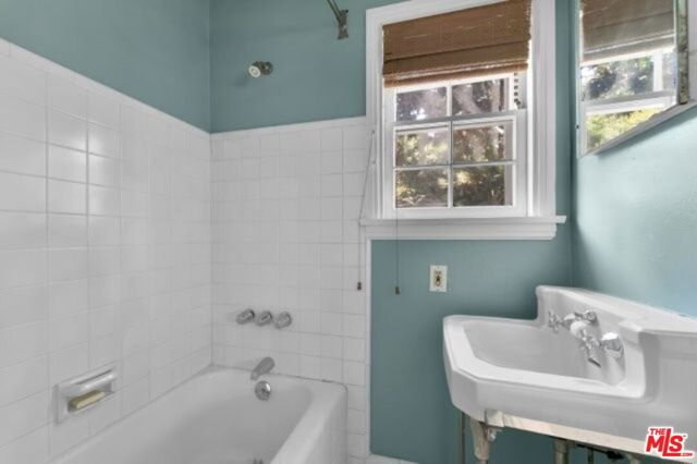 11378 Ovada Place, Los Angeles CA: https://media.crmls.org/mediaz/a16cdbb5-3115-4308-a3f9-594de2db2ef3.jpg