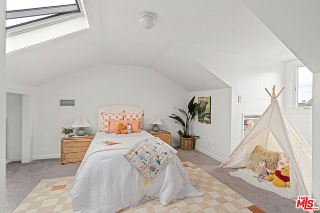 8044 Cowan Avenue, Los Angeles CA: https://media.crmls.org/mediaz/a16cf846-feb5-4a33-b847-778433ff67f7.jpg