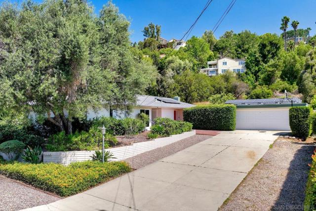 11668 Altoona Dr, El Cajon CA: https://media.crmls.org/mediaz/a16d38d2-8884-4b69-84bc-da23f9f3776f.jpg