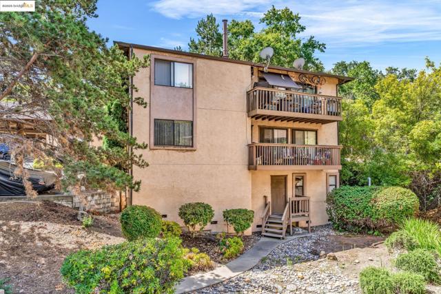 301 Country View Ln, Pleasant Hill CA: https://media.crmls.org/mediaz/a16ec5f2-c9c7-4ca2-97e2-4c85805f50f0.jpg