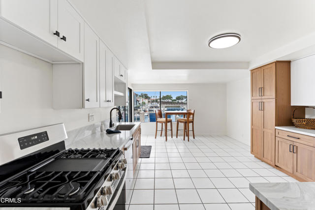 Detail Gallery Image 12 of 31 For 4320 Meridian Ave, Oxnard,  CA 93035 - 3 Beds | 2/1 Baths