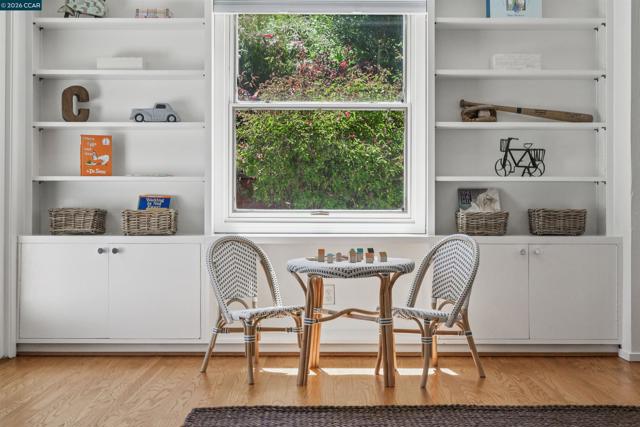 3231 Camino Colorados, Lafayette CA: https://media.crmls.org/mediaz/a16fb3a7-ffaa-4dfa-89a7-f9730491a47e.jpg