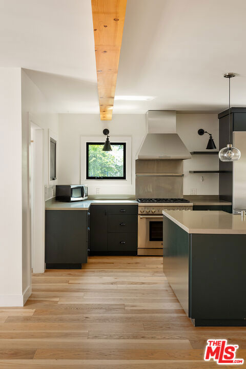 956 Parkman Street, Altadena CA: https://media.crmls.org/mediaz/a170237e-b235-4292-b6e6-6aa198d498ff.jpg
