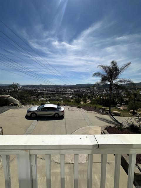 Detail Gallery Image 14 of 17 For 945 Deodar Rd, Escondido,  CA 92026 - 3 Beds | 3 Baths