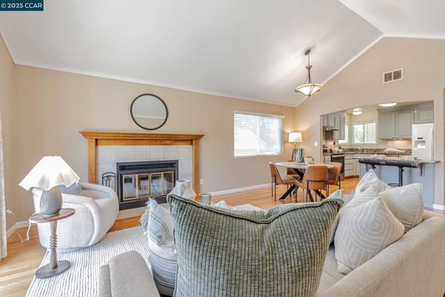 1806 Ridgeland Circle, Danville CA: https://media.crmls.org/mediaz/a170f3da-e02d-4079-953f-761dcf55a7db.jpg
