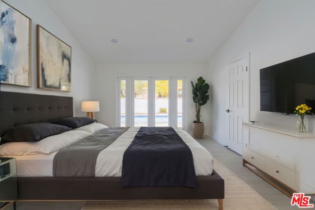 Image 21 of 44 For 70725 Ironwood Drive