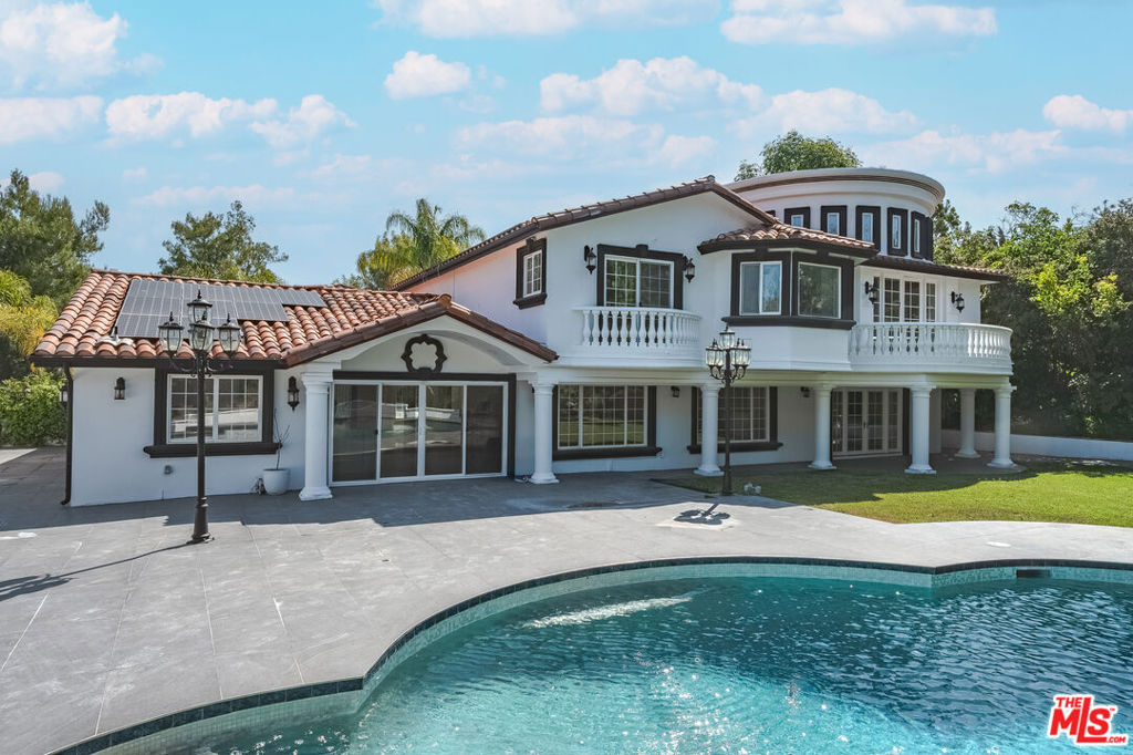 3856 Vista Linda Drive — architectural residence
