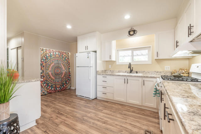 117 Don Felipe Way, Ojai CA: https://media.crmls.org/mediaz/a1719ae0-60a0-4e08-981b-4c406857d8cb.jpg