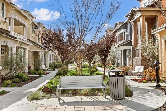 3718 Pyramid Way, Mountain View CA: https://media.crmls.org/mediaz/a172954f-bac5-42d1-9c9a-f78ee6a841b4.jpg