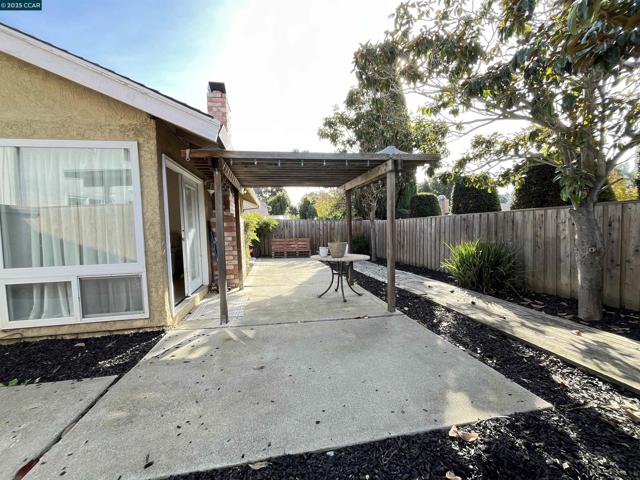 120 Bonita Ct, Rodeo CA: https://media.crmls.org/mediaz/a172fbbc-8bd2-4944-b0b4-b9630107437d.jpg