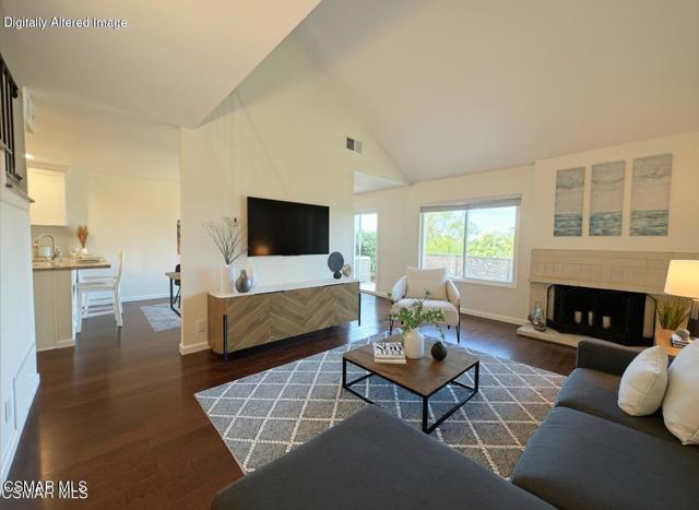 607 Valley Oak Lane, Newbury Park CA: https://media.crmls.org/mediaz/a1731ced-7493-4a2d-af4c-d5a1b627c998.jpg