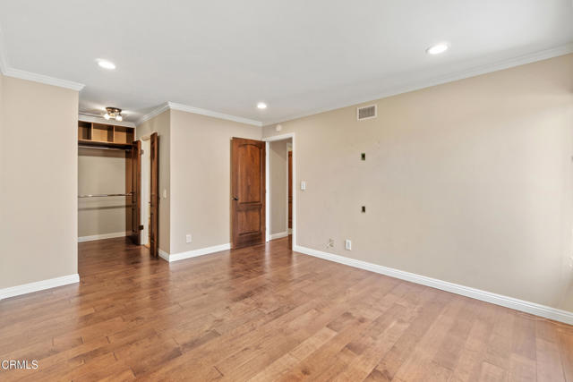 5197 Teton Lane, Ventura CA: https://media.crmls.org/mediaz/a17351e8-4b9c-4a19-8774-5931020ab3ee.jpg