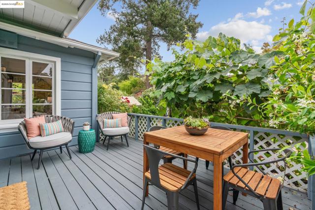 5550 Snake Road, Oakland CA: https://media.crmls.org/mediaz/a1737e47-de3f-471d-99fc-3119546e4e63.jpg