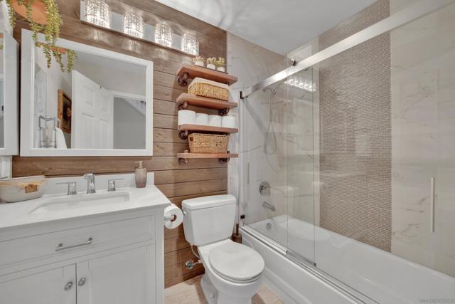 2106 Laura Dr, Escondido CA: https://media.crmls.org/mediaz/a1739a43-f25a-4677-ad27-e91161c79488.jpg