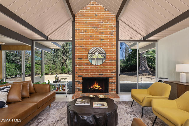 1449 Fordham Avenue, Thousand Oaks CA: https://media.crmls.org/mediaz/a173a251-79d5-4023-b6d8-e8f475beffd7.jpg