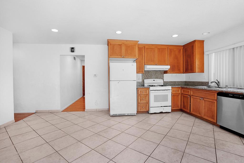 8850 Brentford Avenue - photo 10