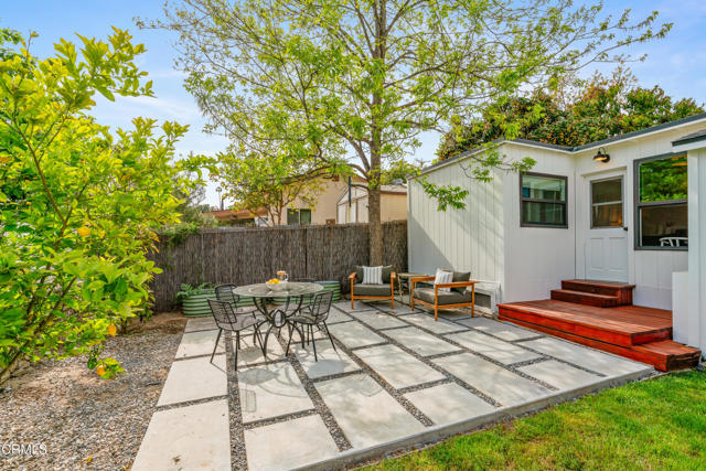 1813 N Avenue 55, Los Angeles CA: https://media.crmls.org/mediaz/a1745144-0e73-4310-bf43-296a37566300.jpg