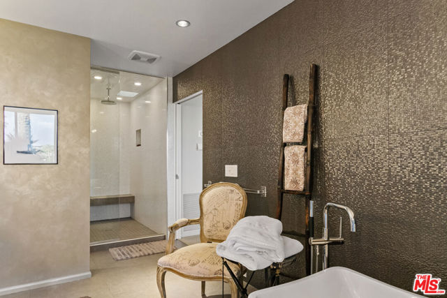 4 Trinity Court, Rancho Mirage CA: https://media.crmls.org/mediaz/a1746b72-0928-4b17-be51-ab131a5da767.jpg