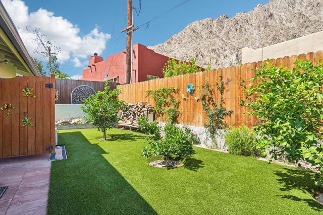 52165 Avenida Cortez, La Quinta CA: https://media.crmls.org/mediaz/a174fd97-7faf-45c3-ae68-04ea95a73125.jpg
