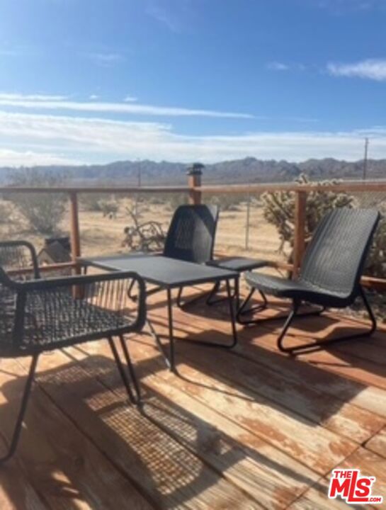 5840 White Feather Road, Joshua Tree CA: https://media.crmls.org/mediaz/a17560e7-f3c4-4f14-9d55-1d00840b70a5.jpg