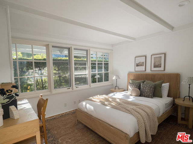 2 Eucalyptus Lane, Rolling Hills CA: https://media.crmls.org/mediaz/a175d453-0e3e-4853-a84a-c52c502b31a9.jpg