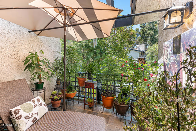 5720 Skyview Way, Agoura Hills CA: https://media.crmls.org/mediaz/a175ecc2-d629-423c-9b5d-6f6e77575d9f.jpg
