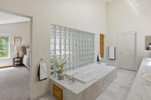 24035 Stage Stop Way, Los Gatos CA: https://media.crmls.org/mediaz/a1764f80-8c4b-40da-8f80-f196e445c2c0.jpg