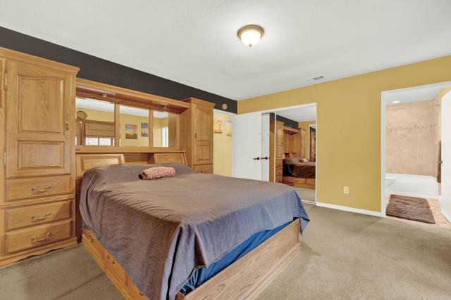 11152 Toyon Hill, Lakeside CA: https://media.crmls.org/mediaz/a176e44d-2f4d-47ee-8566-3133338c6dcc.jpg