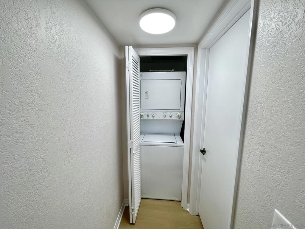 https://media.crmls.org/mediaz/a177c440-6a06-48b5-b9e0-864f41d7362e.jpg?preset=X-Large