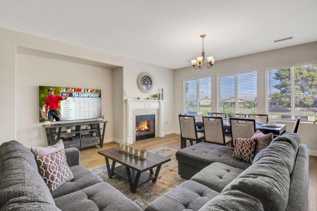 49398 Sherman Drive, Indio CA: https://media.crmls.org/mediaz/a177eb2e-0c50-46b2-8627-413ff8eec65c.jpg
