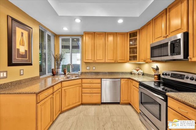 1254 E Andreas Road, Palm Springs CA: https://media.crmls.org/mediaz/a178c586-73b5-4675-8e67-76d3f6942851.jpg