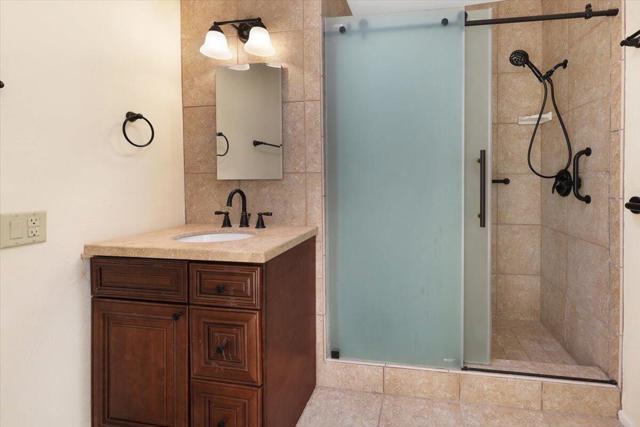 1617 E Paseo El Mirador, Palm Springs CA: https://media.crmls.org/mediaz/a1797ab5-fa69-470b-b4c7-64c7498d6af4.jpg