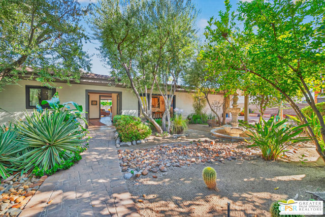 982 East Marion Way, Palm Springs