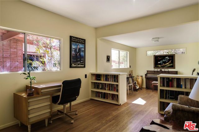 10848 Plainview Avenue photo 38