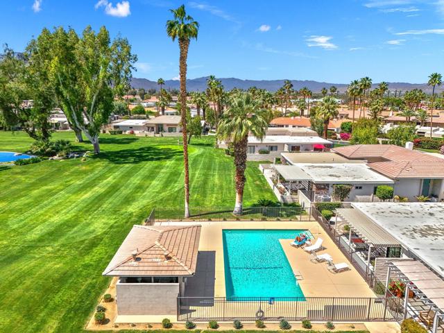 74903 Chateau Circle, Indian Wells CA: https://media.crmls.org/mediaz/a17ad53f-4068-4ee8-b39f-0e8937a1b6a8.jpg