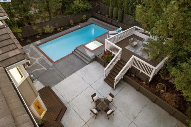 25 Mackenzie, Danville CA: https://media.crmls.org/mediaz/a17aee01-d201-480a-9ed6-719f87873478.jpg