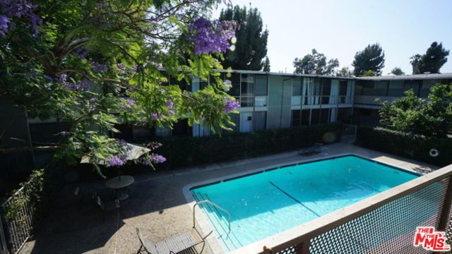 11133 Rose Avenue, Los Angeles CA: https://media.crmls.org/mediaz/a17b13e8-02aa-4ca7-a40e-4ac1e04ea28e.jpg