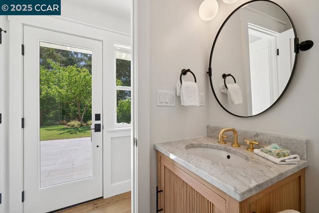 3108 Del Oceano Dr, Lafayette CA: https://media.crmls.org/mediaz/a17b152b-f8d6-4e62-8c14-5fd0d3117dfb.jpg