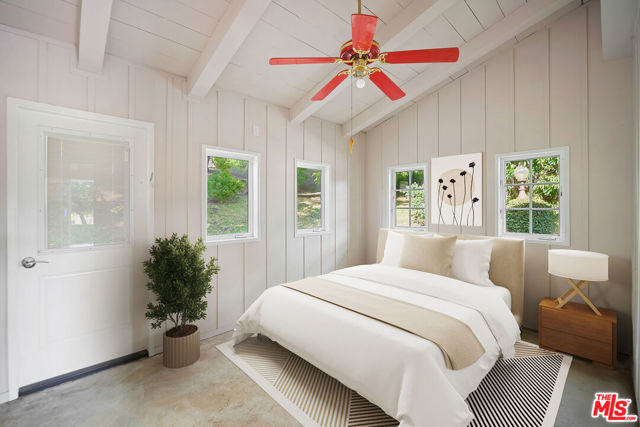 33269 Mulholland Highway, Malibu CA: https://media.crmls.org/mediaz/a17b363f-ed83-4f55-870d-28017932e00f.jpg