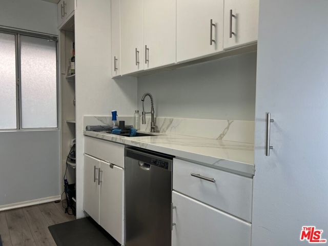 20134 Leadwell Street, Winnetka CA: https://media.crmls.org/mediaz/a17b7cd0-6710-484c-a240-5819875fc418.jpg