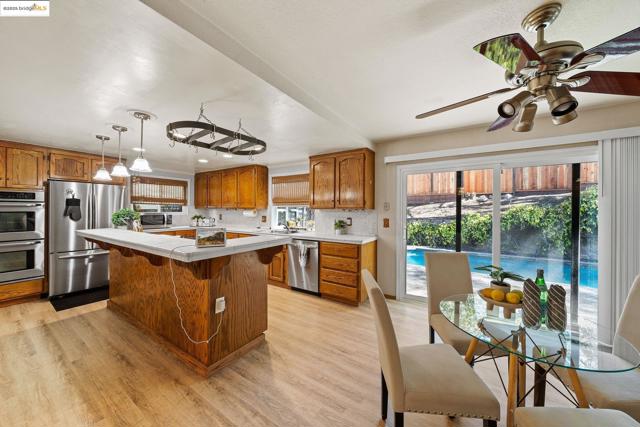 Image 13 of 60 For 921 Rock Canyon Cir
