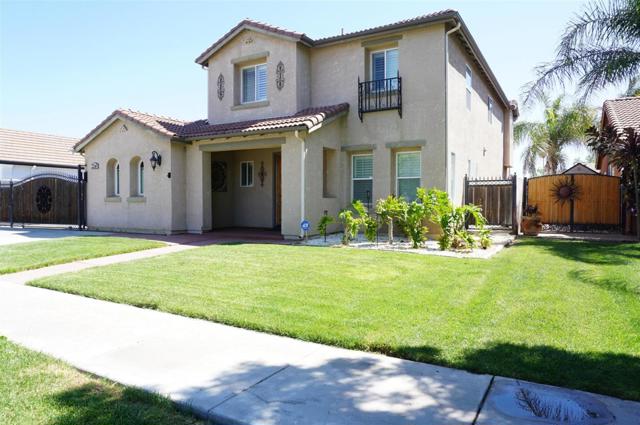 334 Honeybell Street, Los Banos CA: https://media.crmls.org/mediaz/a17b995b-3e28-4277-a3c7-7cc01aaf7f66.jpg