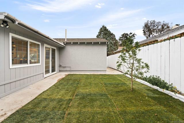 10671 Montego Dr, San Diego CA: https://media.crmls.org/mediaz/a17ca208-a7ca-450a-b8fa-bb0a84064319.jpg
