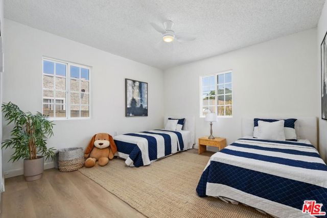 3588 Helms Avenue, Culver City CA: https://media.crmls.org/mediaz/a17cc9ea-aed1-4f3a-93c2-b6712990c34c.jpg
