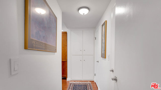 1434 Greenfield Avenue, Los Angeles CA: https://media.crmls.org/mediaz/a17ee264-c553-4657-bce3-9418e7eff08a.jpg