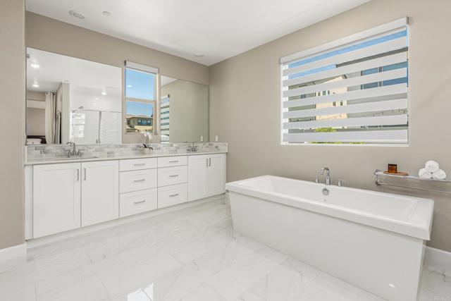 Detail Gallery Image 18 of 44 For 675 Westbrook Loop, San Marcos,  CA 92078 - 5 Beds | 4/1 Baths