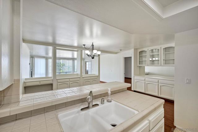 2930 Cowley Way, San Diego CA: https://media.crmls.org/mediaz/a17f8b54-49b9-4c49-9e70-38ee4e4938ab.jpg