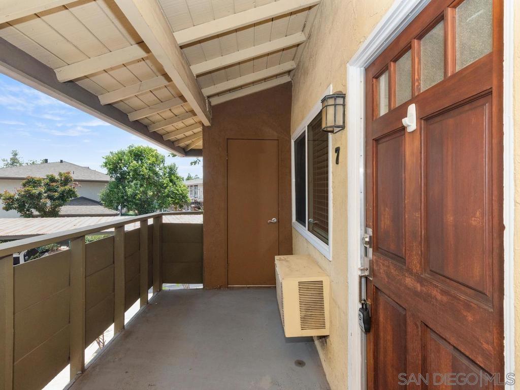 2094 Grand Ave - photo 3